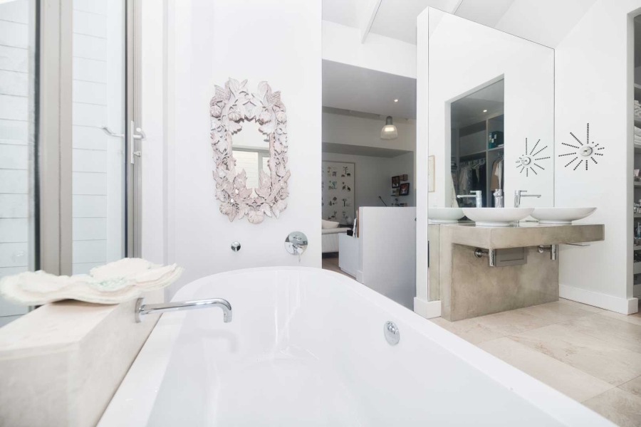 3 Bedroom Property for Sale in Fernkloof Estate Western Cape